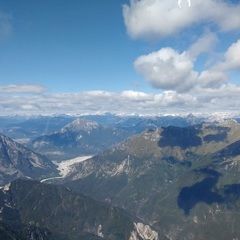 Flugwegposition um 10:39:49: Aufgenommen in der Nähe von 33013 Gemona del Friuli, Udine, Italien in 2064 Meter